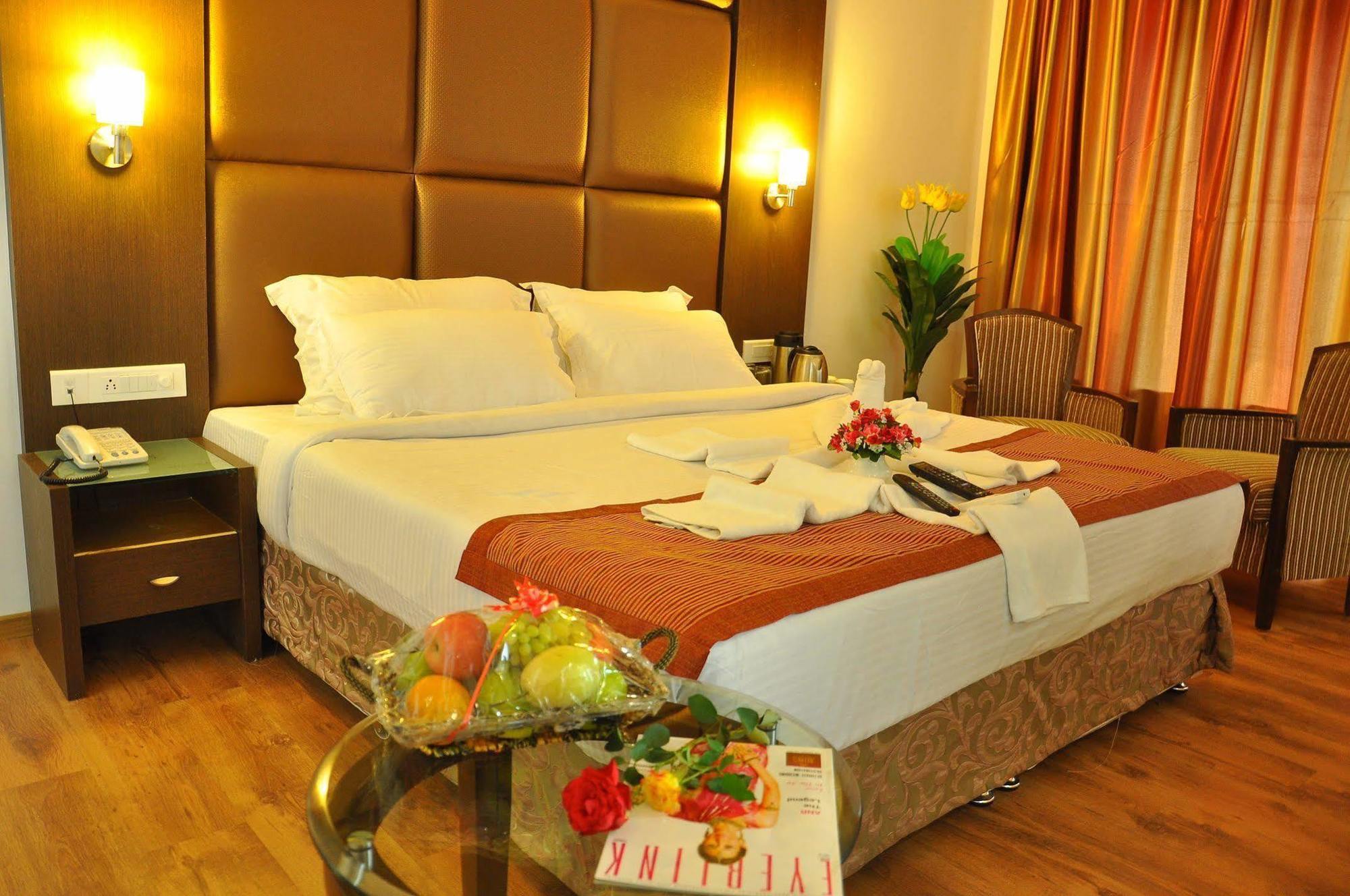 Fabhotel Tanisha Jubilee Hills Hyderabad Eksteriør bilde